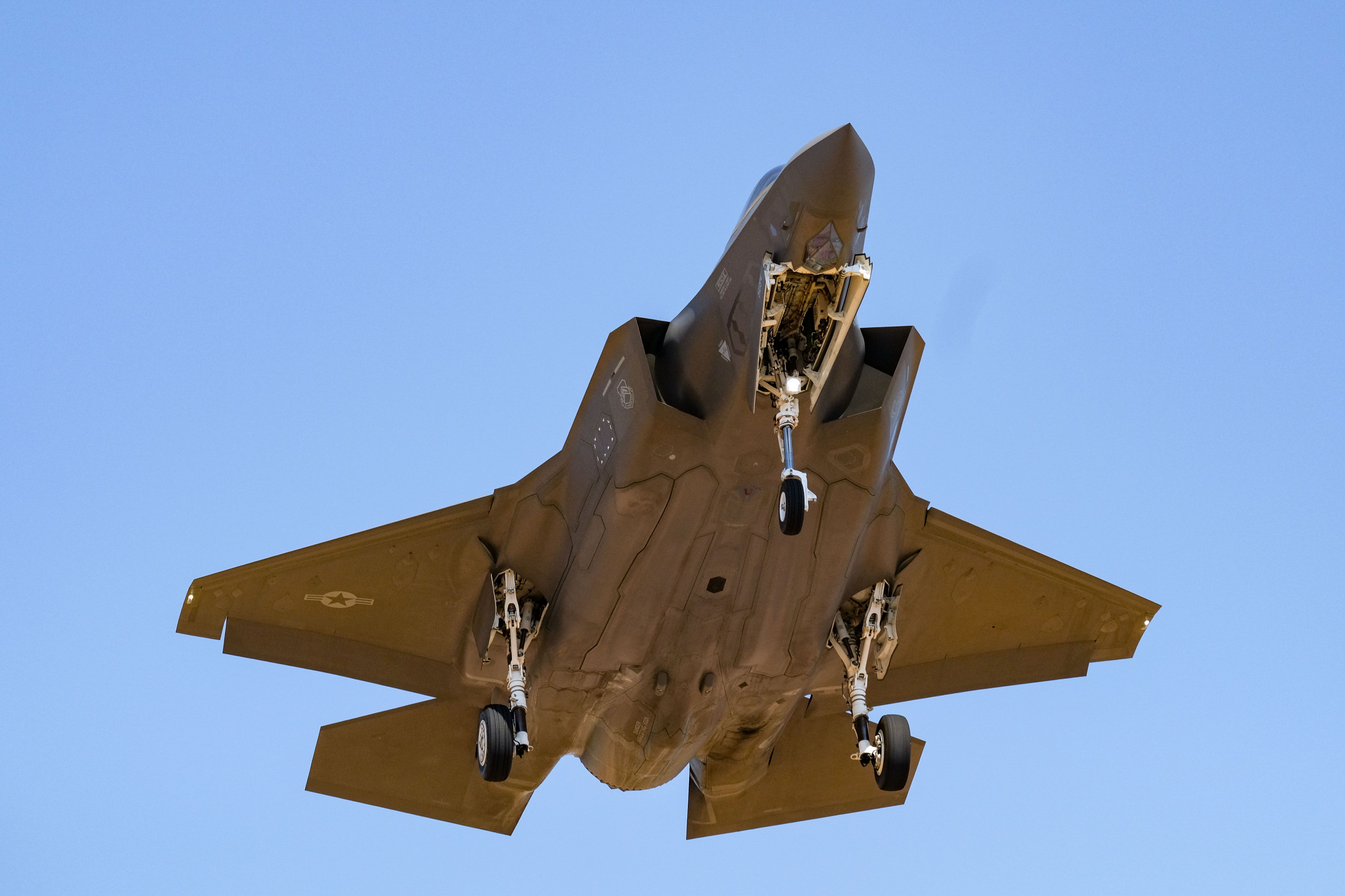 Lockheed F-35C — - F-35 on approach over Northern Ave. Yukky skies the last two days. Lots of pollution.