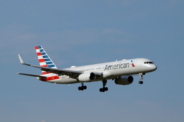 Boeing 757-200 (N198AA) - 6/2/19 - AAL1068 CUN-DFW