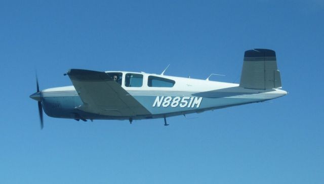 Beechcraft 35 Bonanza (N8851M)