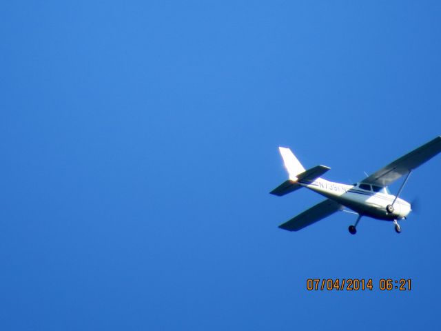 Cessna Commuter (N739KN) - Duck Creek at Grand Lake Oklahoma small airshow before the biggest fireworks show in the Midwest.