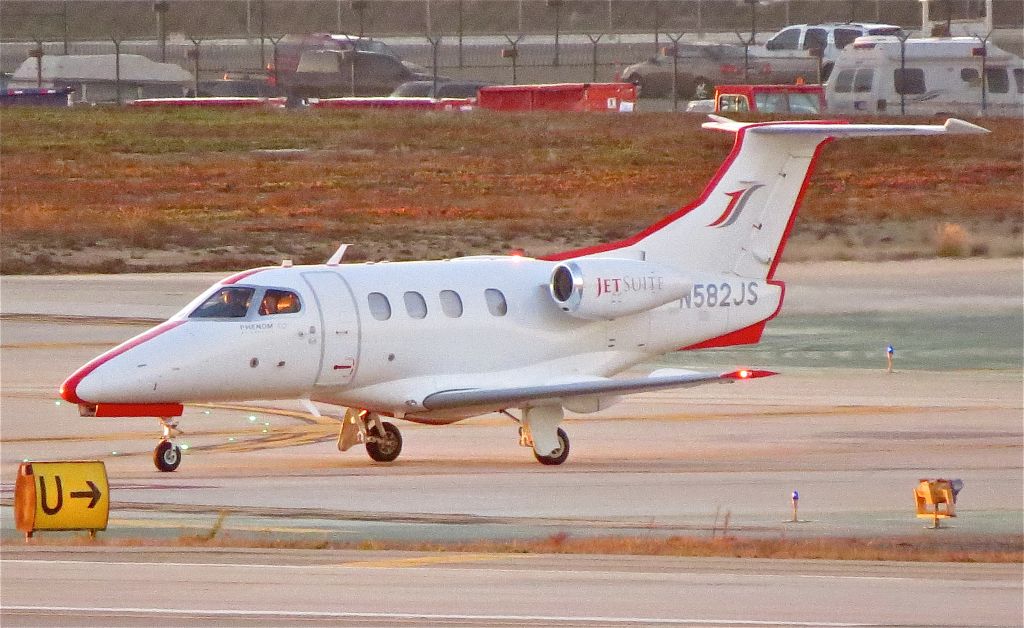 Embraer Phenom 100 (N582JS) - a rel=nofollow href=http://flightaware.com/live/flight/N582JS/history/20141104/2330Z/KLAS/KLAXhttps://flightaware.com/live/flight/N582JS/history/20141104/2330Z/KLAS/KLAX/a