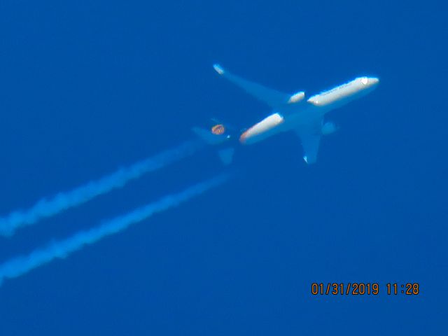 BOEING 767-300 (N337UP)