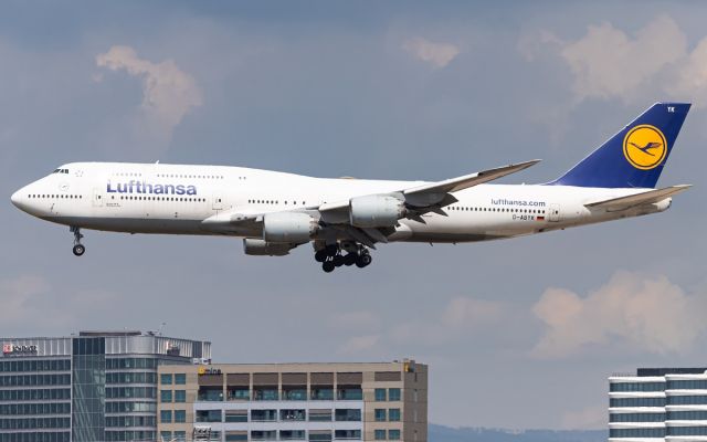 BOEING 747-8 (D-ABYK)