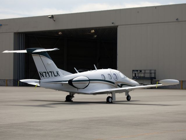 Eclipse 500 (N717LK)