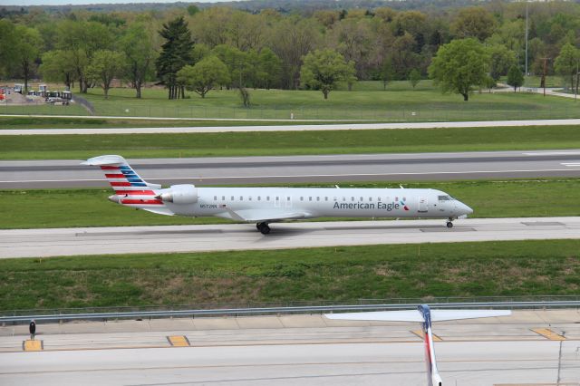 Canadair Regional Jet CRJ-900 (N572NN) - April 23rd, 2017