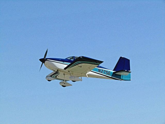 Beechcraft King Air 90 (N27SE) - Taking off RWY 24