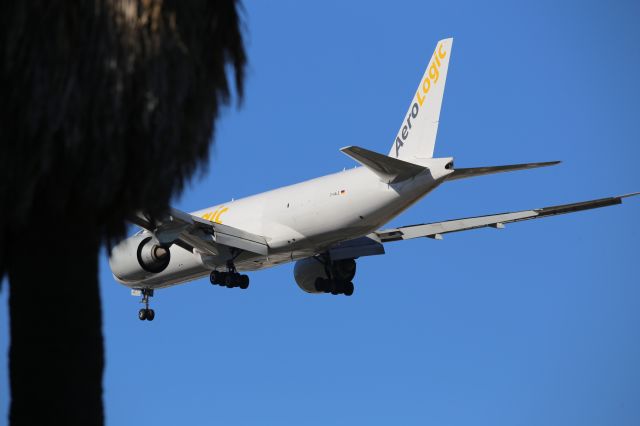BOEING 777-200LR (D-AALE)