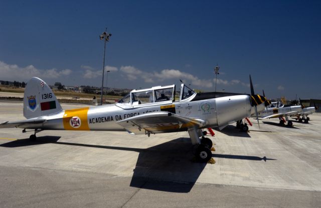 SUPER-CHIPMUNK Super-Chipmunk (N1316) - 2002 - Then, 50 Years on...