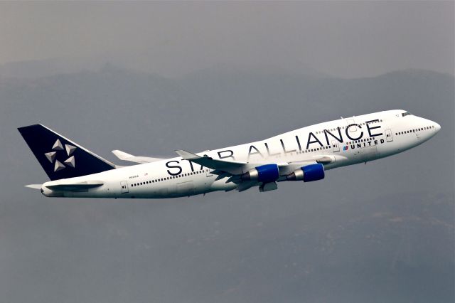 Boeing 747-400 (N121UA) - Star Alliance Livery