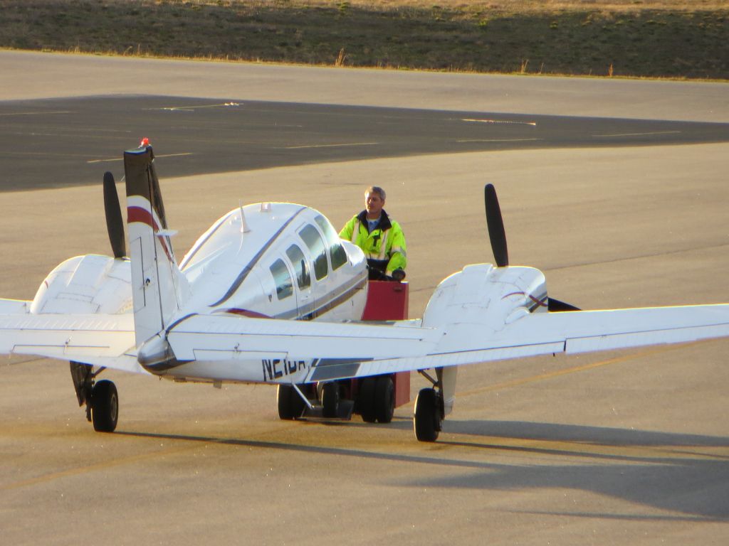 Beechcraft Baron (58) (N21DA)