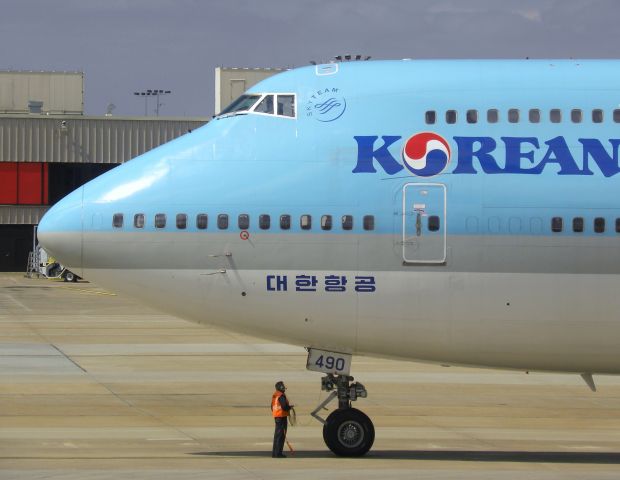 Boeing 747-400 (HL7490)