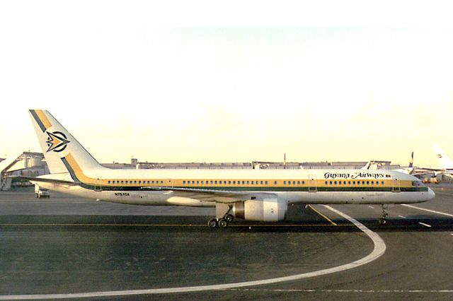 Boeing 757-200 (N757GA)