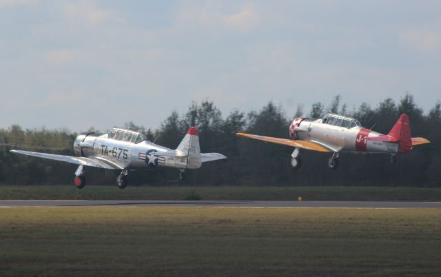 North American T-6 Texan (N83H)