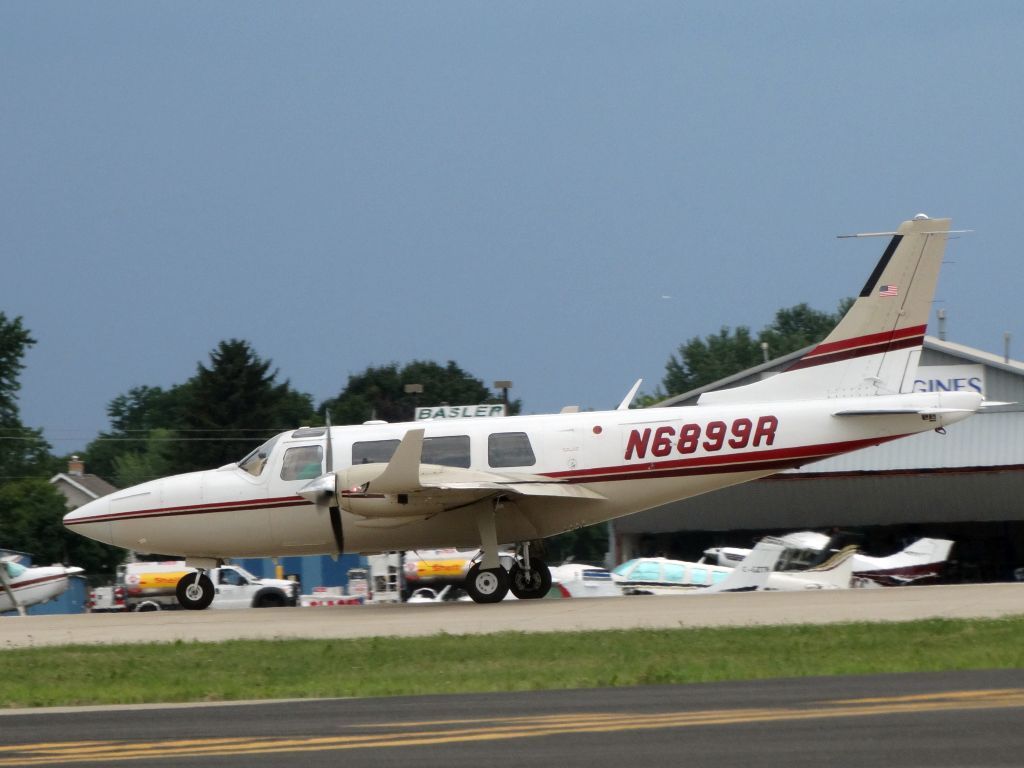 Piper Aerostar (N6899R)