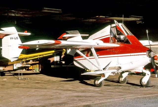 VH-IJS — - TRANSAVIA PL-12 AIRTRUCK - REG : VH-IJS (CN 1240 ) - ALBURY NSW. AUSTRALIA - YMAY (1/7/1988) 35MM SLIDE SCANNED AT 6400 DPI.