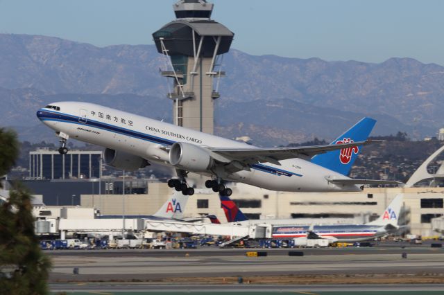 BOEING 777-200LR (B-2080)