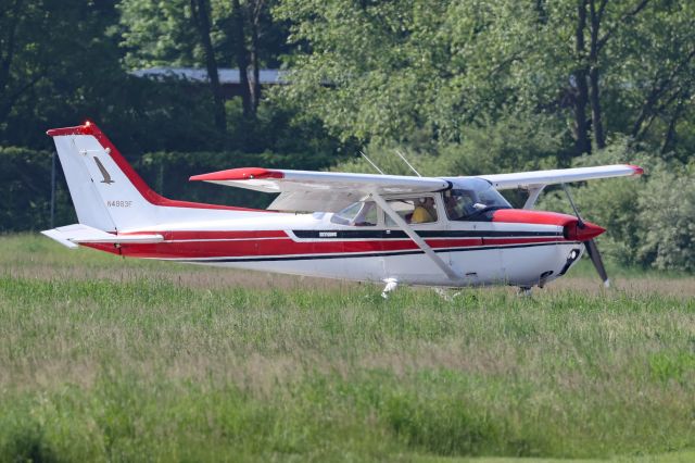 Cessna Skyhawk (N4983F)