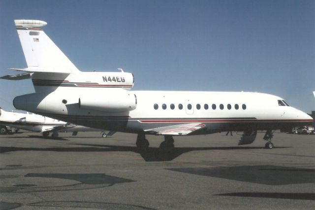 Dassault Falcon 900 (N44EG) - Parked on the Atlantic Aviation ramp in Sep-06.br /br /Reregistered N900CZ 1-Jan-11,br /then exported to Brazil 5-Feb-15 as PP-IPR.