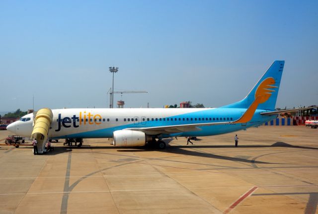 Boeing 737-800 (VT-SJG)
