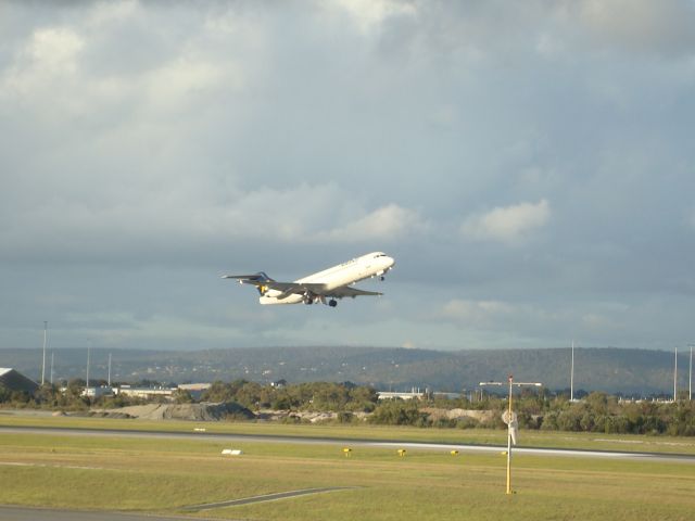 Fokker 100 (VH-FKK) - At Perth's outdoors viewing deck.