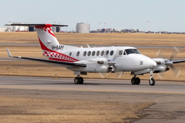 Beechcraft Super King Air 350 (VH-8AM) - Taxiing in after arriving from OLM.