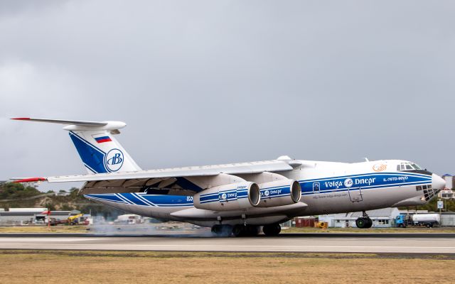 Ilyushin Il-76 (RA-76952) - Touch Down at PJIAE, St. Maarten