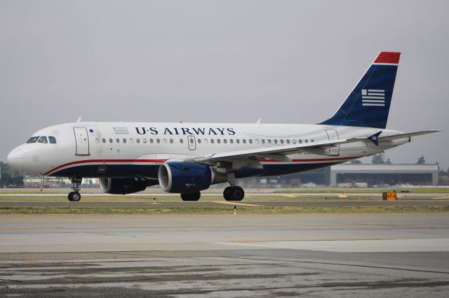 Airbus A319 (N753US)