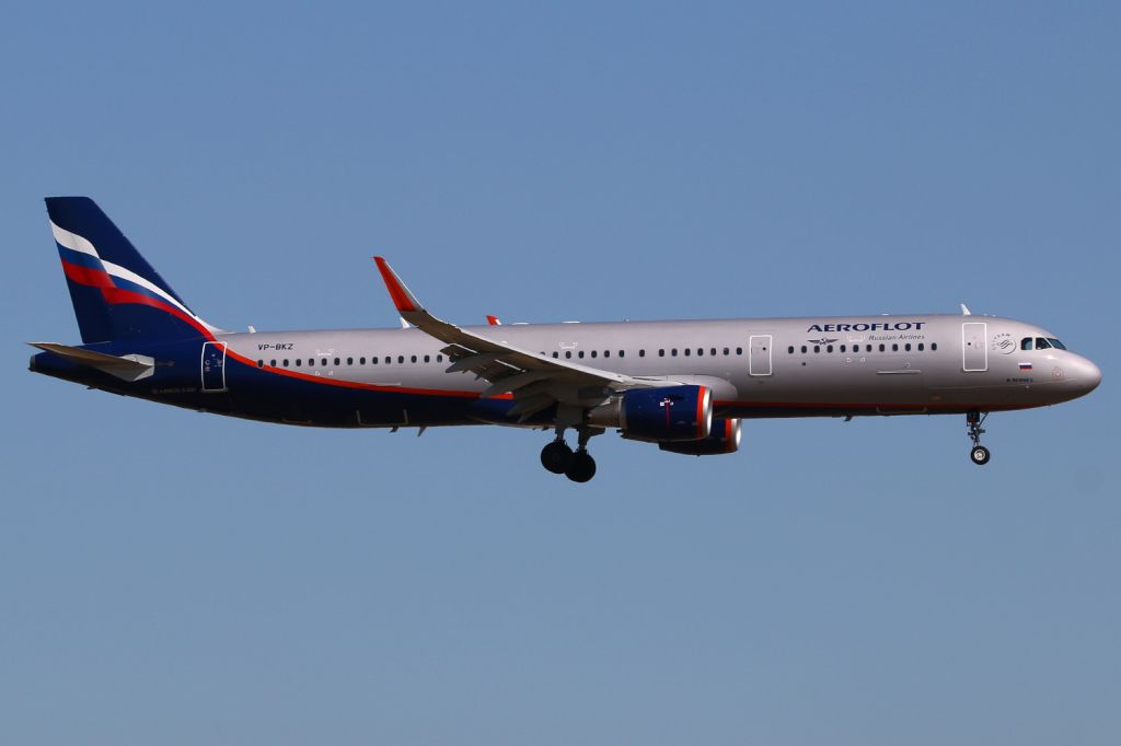 Airbus A321 (VP-BKZ)