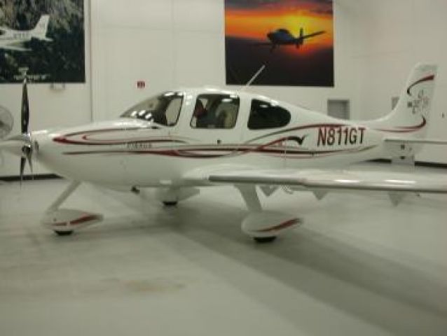 Cirrus SR-22 (N811GT)