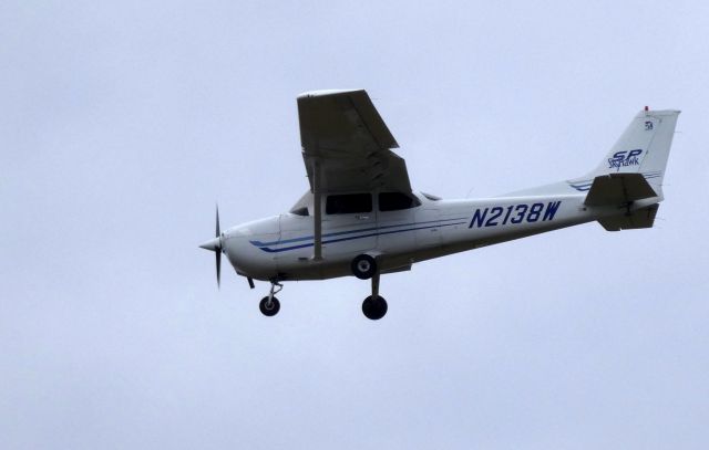 Cessna Skyhawk (N2138W) - On final is this 2003 Cessna Skyhawk 172SP in the Autumn of 2019.