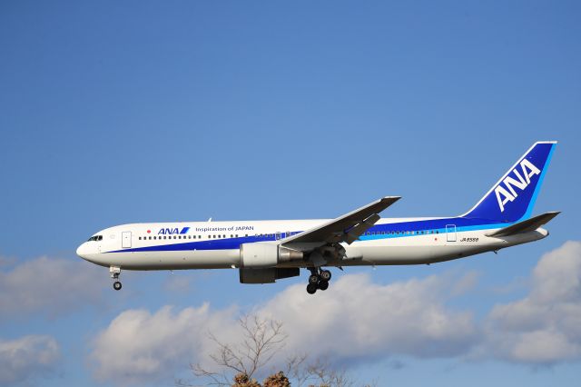 BOEING 767-300 (JA8568) - October 20th 2018:HND-HKD.