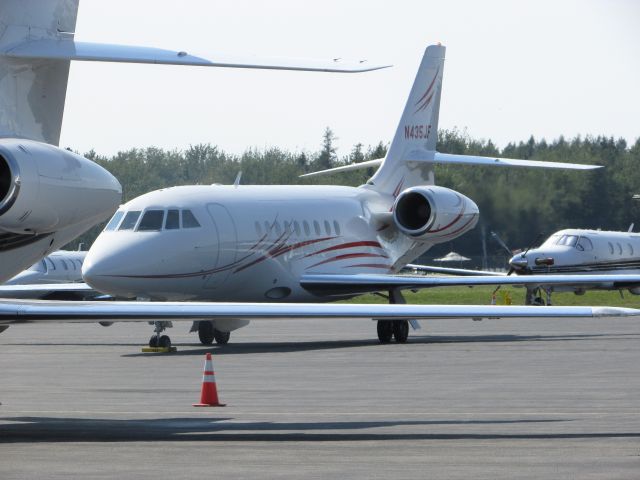 Dassault Falcon 2000 (N435JF) - Parked in a gaggle of corporate jets at BHB.  In from ROC out to MQS.