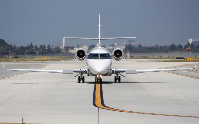 IAI Gulfstream G200 (N819AP)