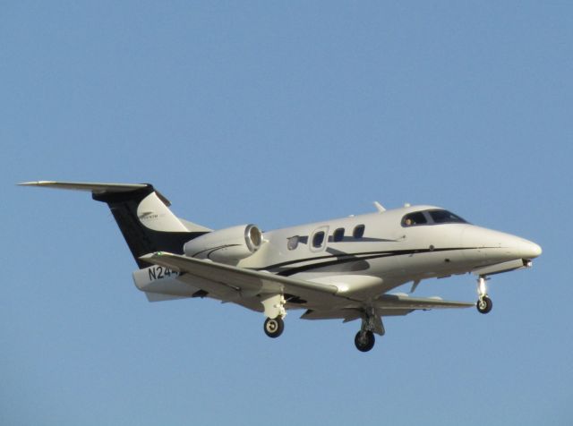 Embraer Phenom 100 (N244MD) - Landing RWY 20R