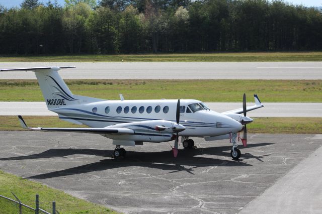 Beechcraft Super King Air 350 (N100BE) - Parked br /Owned By: Bemis Manufacturing Co. 