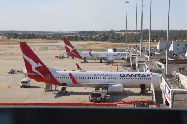 Boeing 737-800 (VH-VZL)