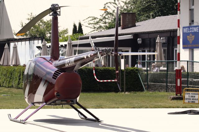 Robinson R-44 (OO-CVM)