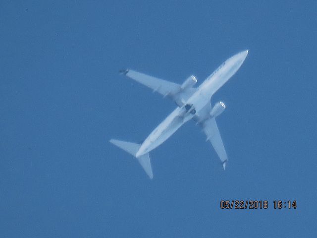 Boeing 737-800 (N76516)