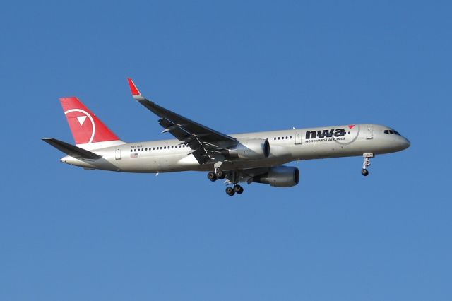 Boeing 757-200 (N547US)