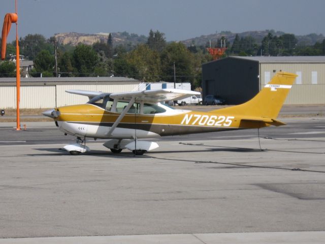 Cessna Skyhawk (N70625) - Parked at Fullerton