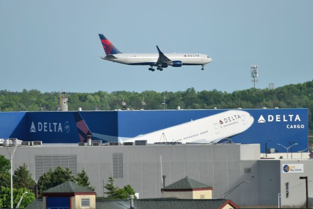 BOEING 767-300 (N1603) - 21-L 05-27-19 AS SEEN FROM MY HOTEL ROOM UNDER 22-R