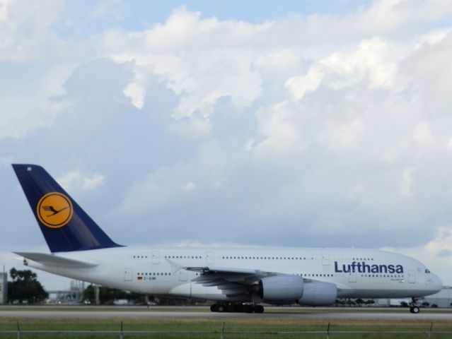 Airbus A380-800 (D-AIMI)