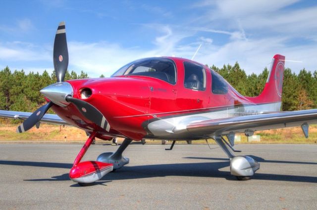 Cirrus SR-22 (N2113Q)