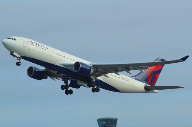 Airbus A330-200 (N851NW) - A Delta Airlines A330-200 taking off from runway 27L at LHR.br /br /Location: Heathrow T5 Spotting Point.br /Date: 12.10.22 (dd/mm/yy).