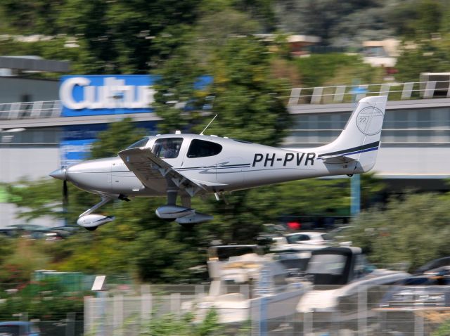 Cirrus SR-22 (PH-PVR) - 05 aout 2016