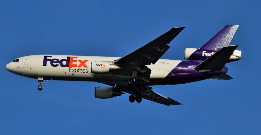 McDonnell Douglas DC-10 (N318FE)