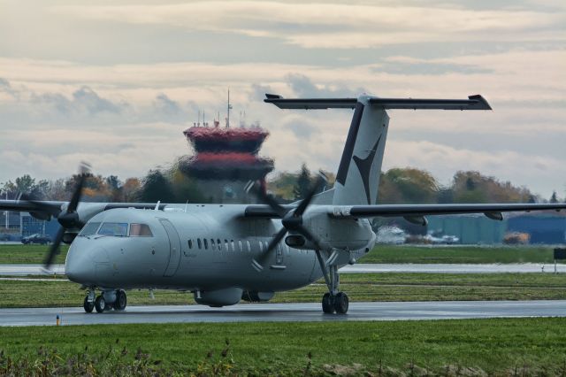de Havilland Dash 8-300 (SPR315) - Departure on 24R in CYHU for Halifax. 21-10-2020