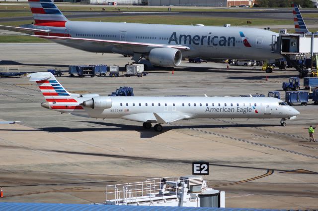 Canadair Regional Jet CRJ-900 (N555NN)