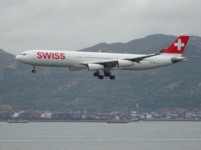 Airbus A340-300 (HB-JMB)