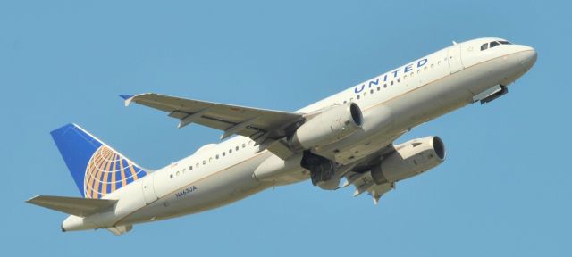 Airbus A320 (N463UA)